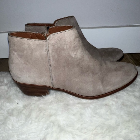 Like New Sam Edelman Petty Suede Ankle Boot Like New - Picture 2 of 8
